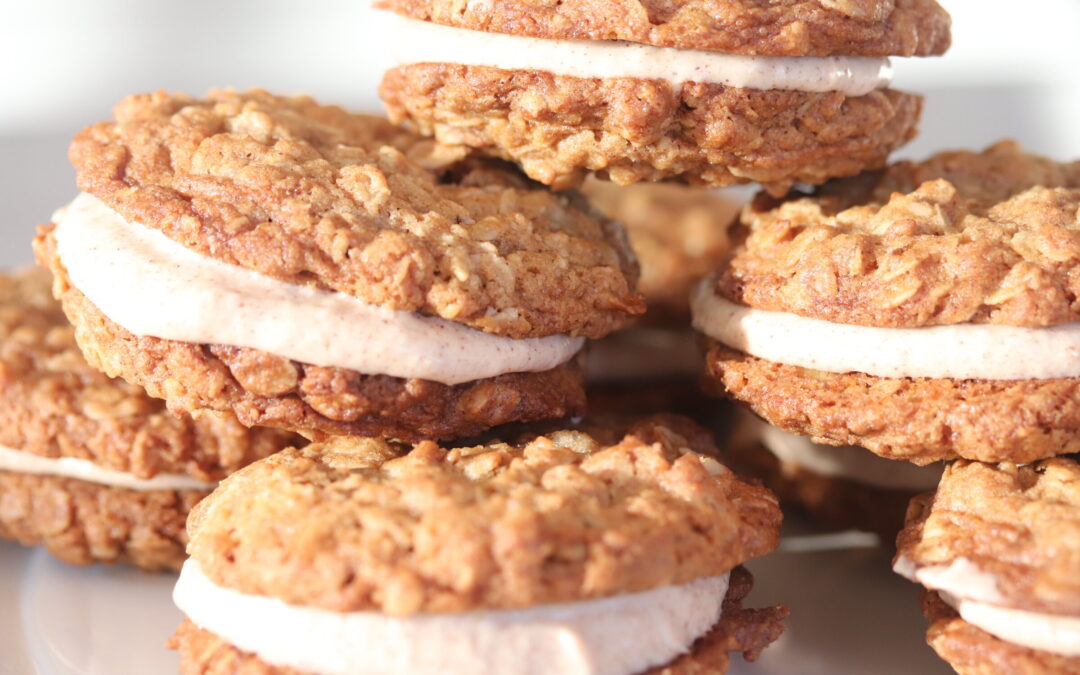 Totally Addictive Crunchy and Buttery Oatmeal Cookies