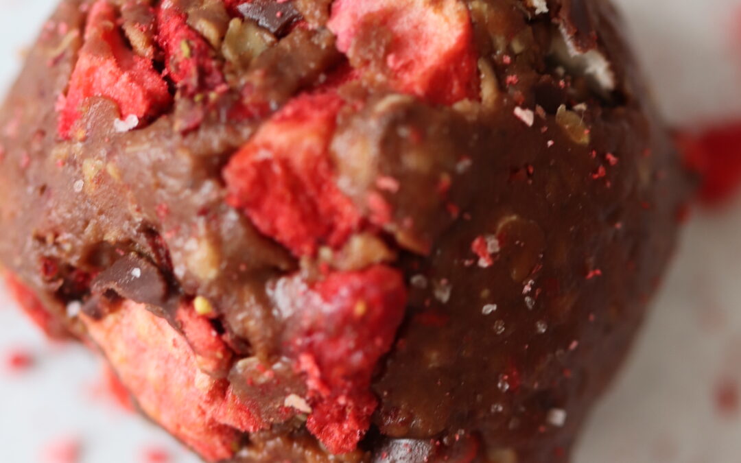 You Need These Chocolate Covered Strawberry Energy Bites!